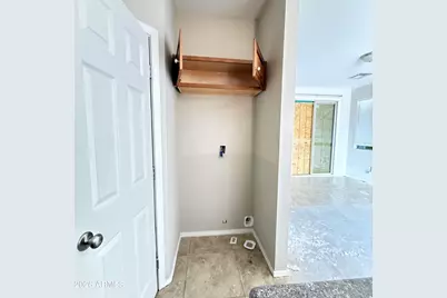 6537 S 15th Drive, Phoenix, AZ 85041 - Photo 10