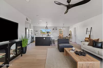 8019 E Whitton Avenue, Scottsdale, AZ 85251 - Photo 2