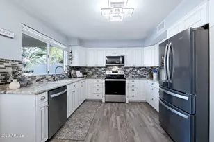 3821 S Hawthorn Dr, Chandler, AZ 85248 - Photo 8