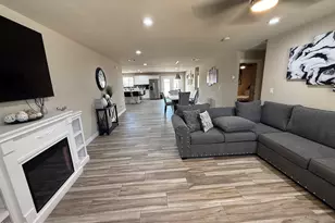 1114 E Desert Dr, Phoenix, AZ 85042 - Photo 2