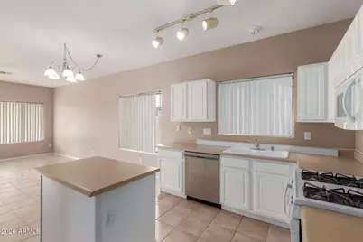 13391 W Crocus Drive, Surprise, AZ 85379 - Photo 8