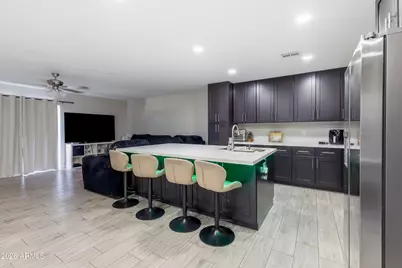 2421 E Pueblo Avenue, Phoenix, AZ 85040 - Photo 10