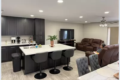 2421 E Pueblo Avenue, Phoenix, AZ 85040 - Photo 8