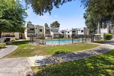 302 E Monte Vista Road #D2, Phoenix, AZ 85004 - Photo 24