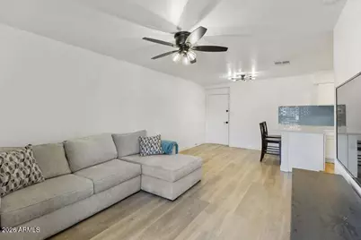 302 E Monte Vista Road #D2, Phoenix, AZ 85004 - Photo 8