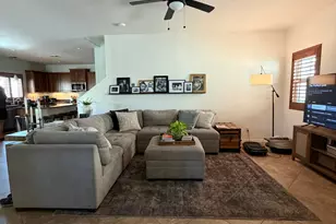 3939 E Cat Balue Dr, Phoenix, AZ 85050 - Photo 4