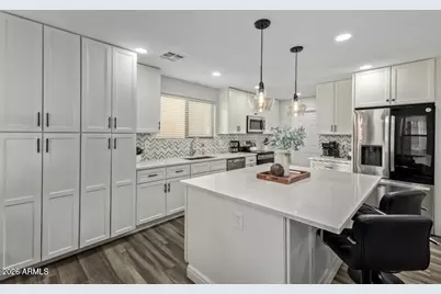 10617 W Daley Lane, Peoria, AZ 85383 - Photo 12