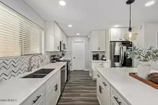 10617 W Daley Ln, Peoria, AZ 85383 - Photo 10