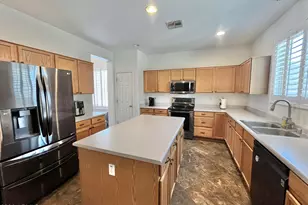 3419 W Via Montoya Dr, Phoenix, AZ 85027 - Photo 4