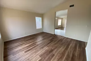 10849 W Monterosa St, Phoenix, AZ 85037 - Photo 4