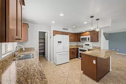 9315 W Palmer Drive, Peoria, AZ 85345 - Photo 8