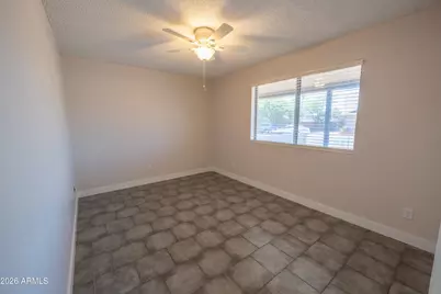 5723 W Wilshire Drive, Phoenix, AZ 85035 - Photo 10