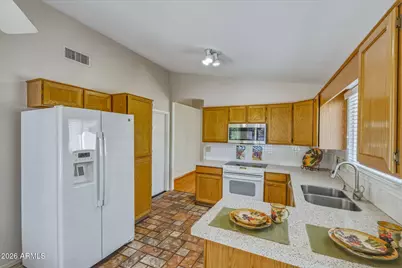 20327 N 106th Avenue, Peoria, AZ 85382 - Photo 8