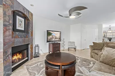 3235 E Camelback Road #Unit 201, Phoenix, AZ 85018 - Photo 2