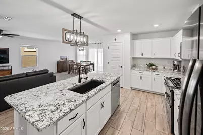 654 E Buckingham Avenue, Gilbert, AZ 85297 - Photo 2