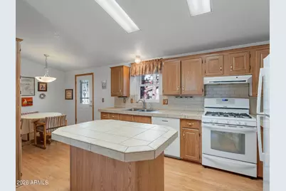 13112 E Fallow Deer Road, Parks, AZ 86018 - Photo 10