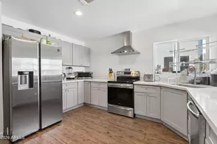 2324 E Oak St, Phoenix, AZ 85006 - Photo 2
