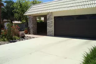 13607 W Pyracantha Dr, Sun City West, AZ 85375 - Photo 2