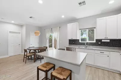 1021 E Odeum Lane, Phoenix, AZ 85040 - Photo 10