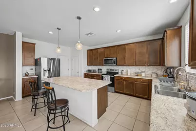 5833 S 23rd Drive, Phoenix, AZ 85041 - Photo 8