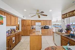 13835 N Crown Point Ct, Sun City, AZ 85351 - Photo 34