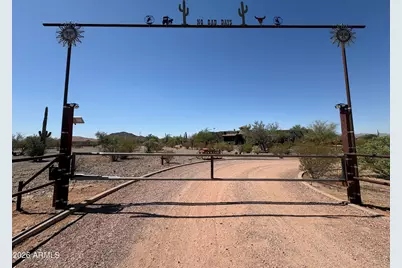 15523 W Peakview Road, Surprise, AZ 85387 - Photo 2