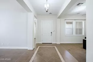 3034 E Desert Ln, Phoenix, AZ 85042 - Photo 4