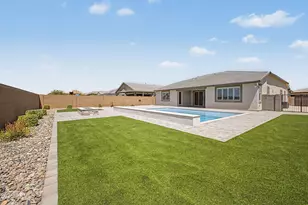 12727 W Sierra Vista Dr, Glendale, AZ 85307 - Photo 4