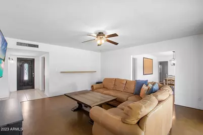 4320 E Clarendon Avenue, Phoenix, AZ 85018 - Photo 8