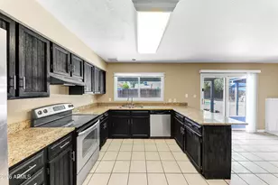 4723 E Vineyard Rd, Phoenix, AZ 85042 - Photo 12