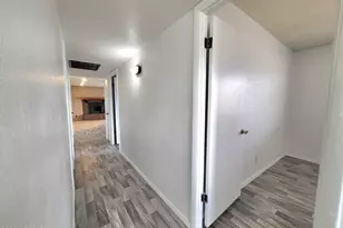 3401 W St Moritz Ln, Phoenix, AZ 85053 - Photo 20