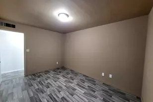 3401 W St Moritz Ln, Phoenix, AZ 85053 - Photo 26