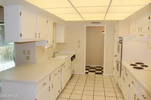 10207 W Kingswood Cir, Sun City, AZ 85351 - Photo 12