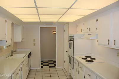 10207 W Kingswood Circle, Sun City, AZ 85351 - Photo 4