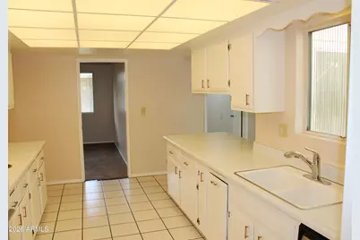 10207 W Kingswood Circle, Sun City, AZ 85351 - Photo 14