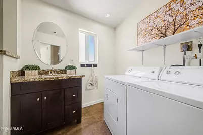 29 E Foothill Drive, Phoenix, AZ 85020 - Photo 22