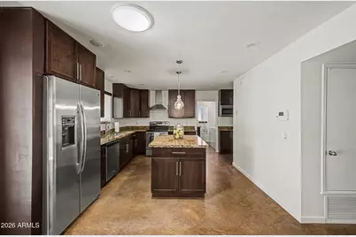 29 E Foothill Drive, Phoenix, AZ 85020 - Photo 10
