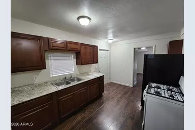 404 E 4th Street, Casa Grande, AZ 85122 - Photo 2