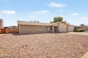 3753 W Dalphin Rd, Phoenix, AZ 85051 - Photo 2