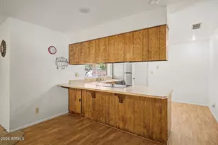 3753 W Dalphin Rd, Phoenix, AZ 85051 - Photo 12