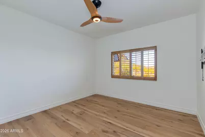 5654 E Mesquite Lane, Phoenix, AZ 85018 - Photo 18