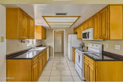 5625 W Sunnyside Drive, Glendale, AZ 85304 - Photo 8