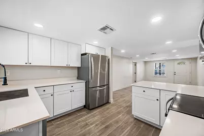 750 W 1st Place, Mesa, AZ 85201 - Photo 8