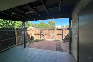 6066 W Golden Ln, Glendale, AZ 85302 - Photo 8