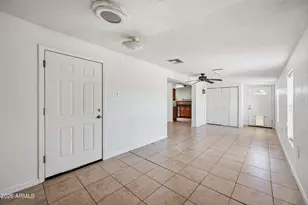 12422 N Cherry Hills Dr E, Sun City, AZ 85351 - Photo 8