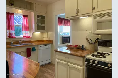 302 Hovland Street, Bisbee, AZ 85603 - Photo 8