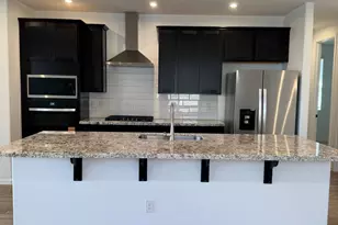 13327 W Eagle Feather Rd, Peoria, AZ 85383 - Photo 4
