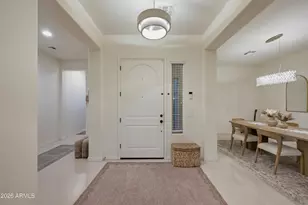 3010 E Desert Ln, Phoenix, AZ 85042 - Photo 8