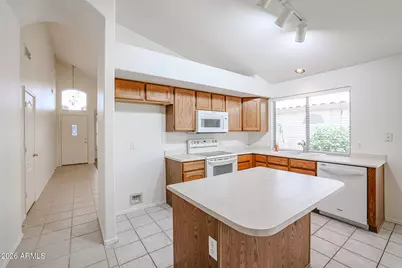 9833 W Yukon Drive, Peoria, AZ 85382 - Photo 4