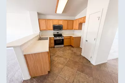 8271 N 112th Avenue, Peoria, AZ 85345 - Photo 14